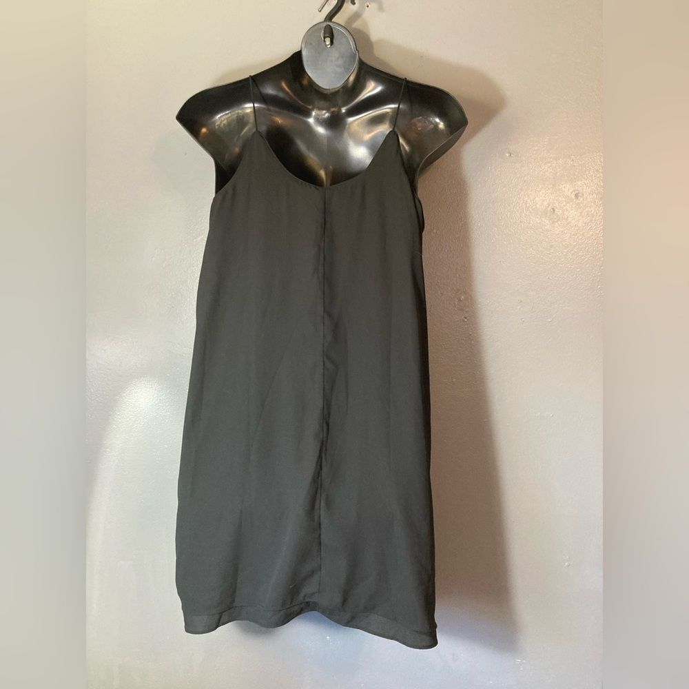 Alya Francesca’s Classic Black Pullover Dress - Picture 4 of 4